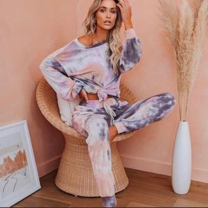 VICI IDLE TIE DYE KNIT TOP AND POCKETED JOGGER SET ~ Medium